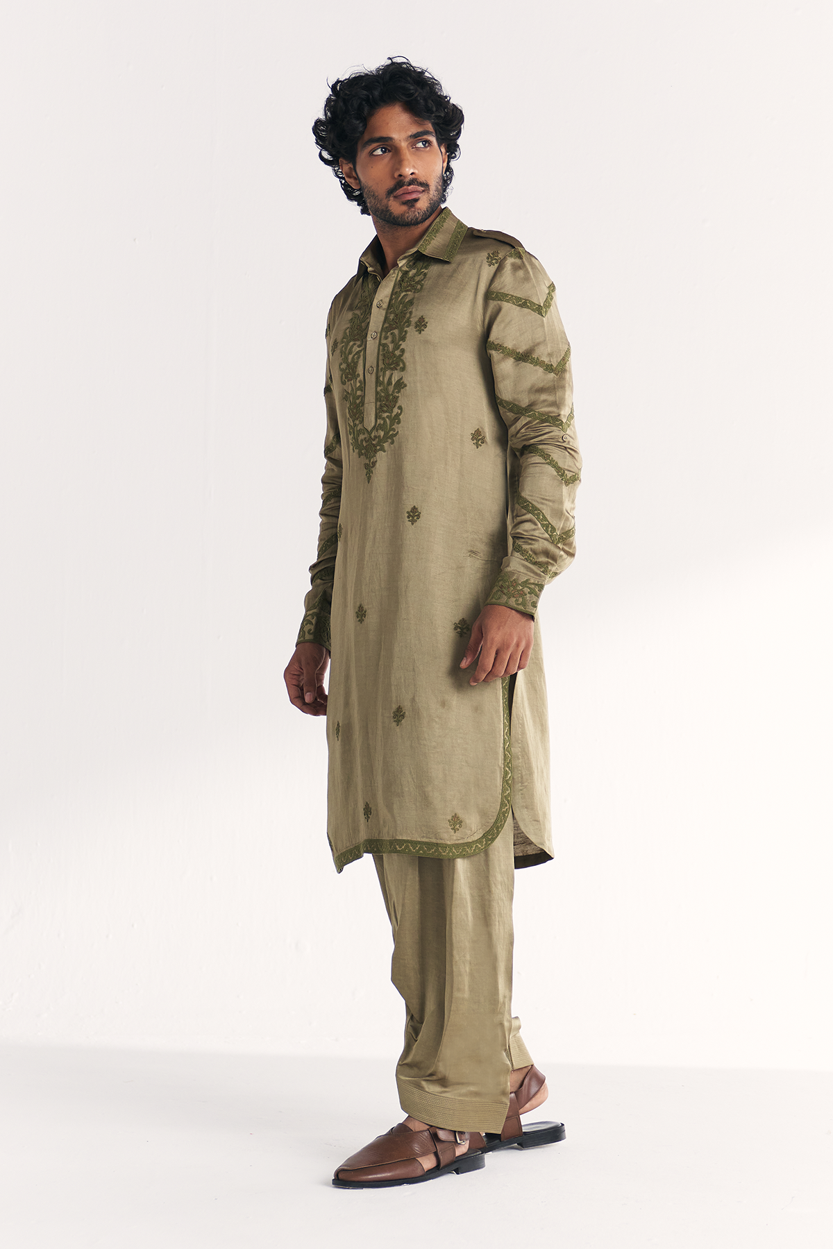 Ritwik In Faris Green Pathani Kurta Set