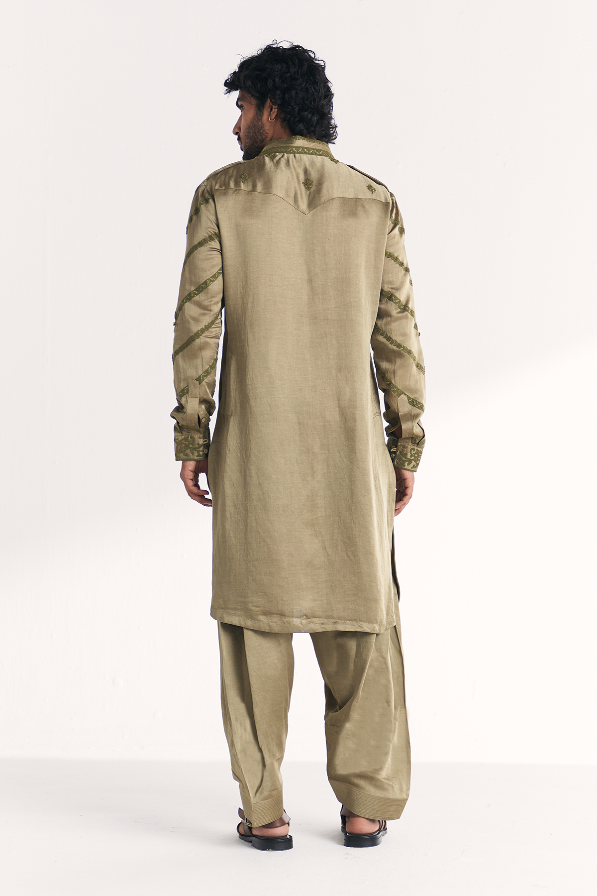 Ritwik In Faris Green Pathani Kurta Set