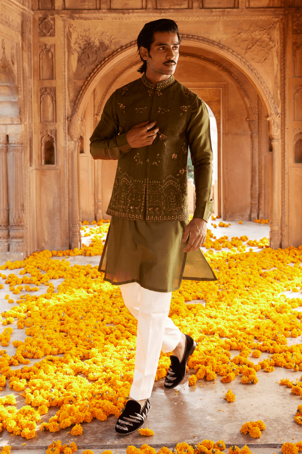 Mohak Mehndi Chanderi Men's Ensemble - Studio Bagechaa