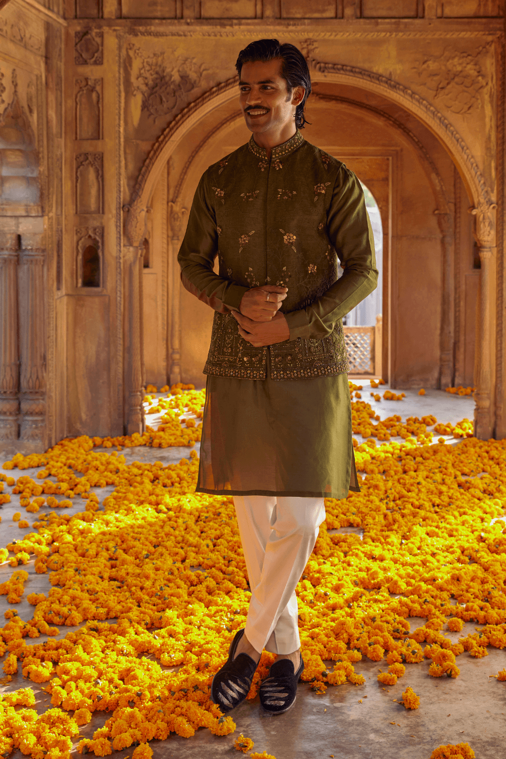 Mohak Mehndi Chanderi Men's Ensemble - Studio Bagechaa