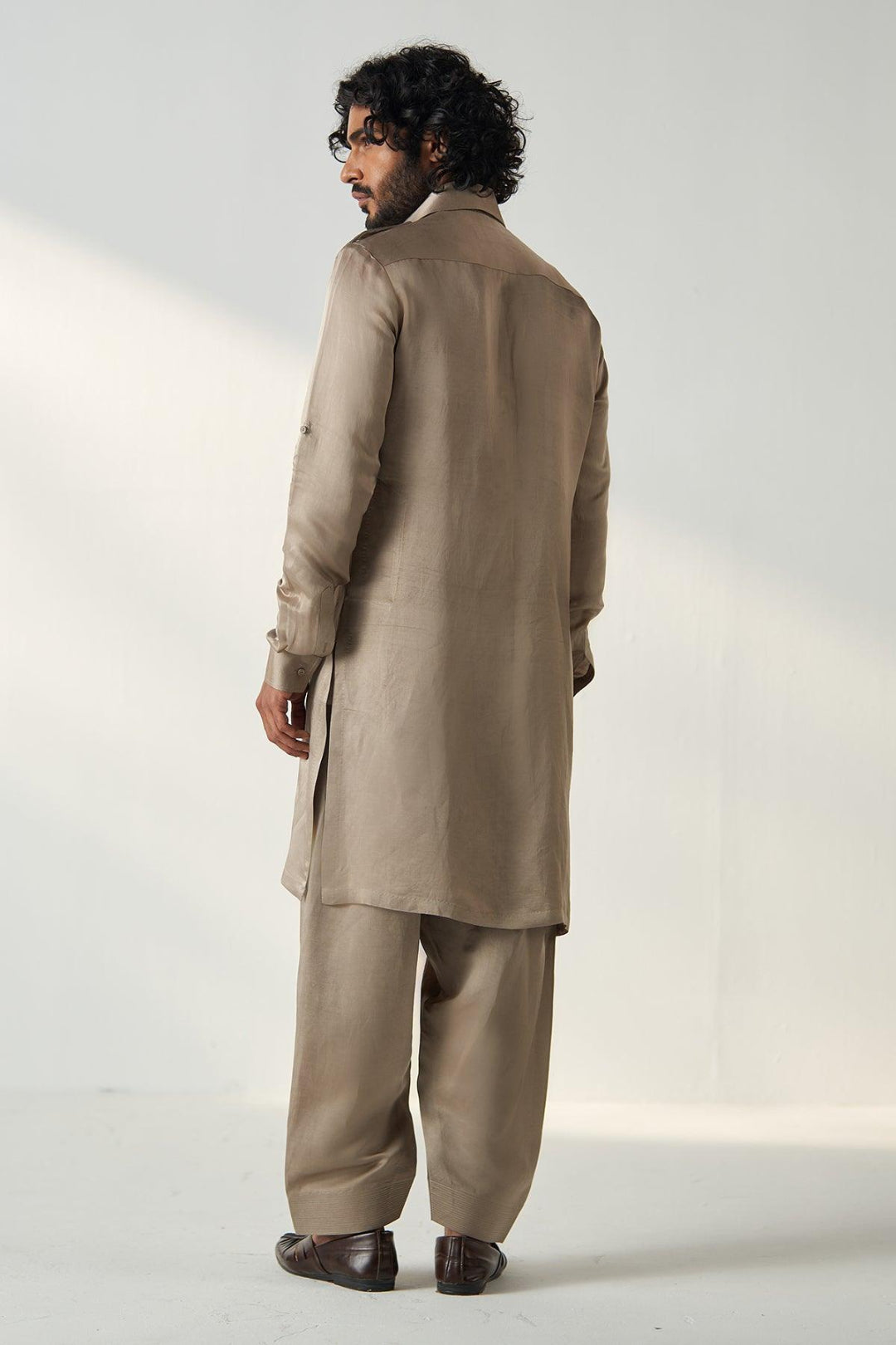 PARV PATHANI SET - Studio Bagechaa