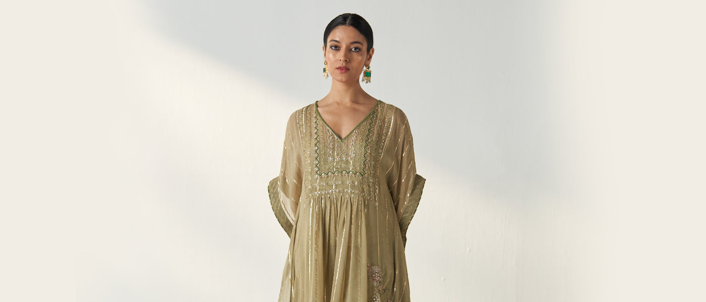 Embracing Fusion Fashion: The Rise of Indo Western Outfits for Women at Studiobagechaa
