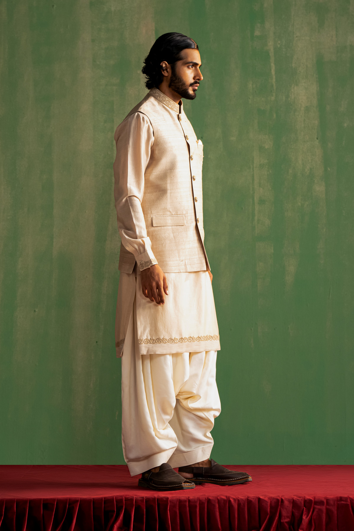 VISHANT BEIGE BUNDI SET