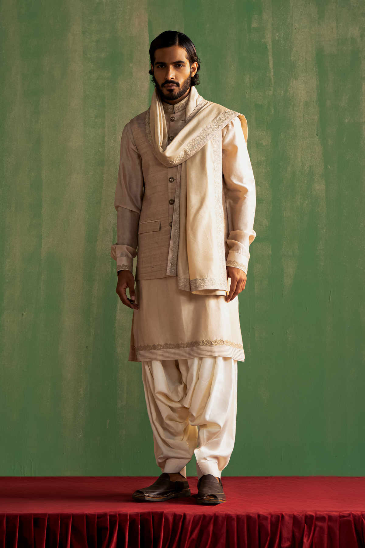 VISHANT BEIGE STOLE