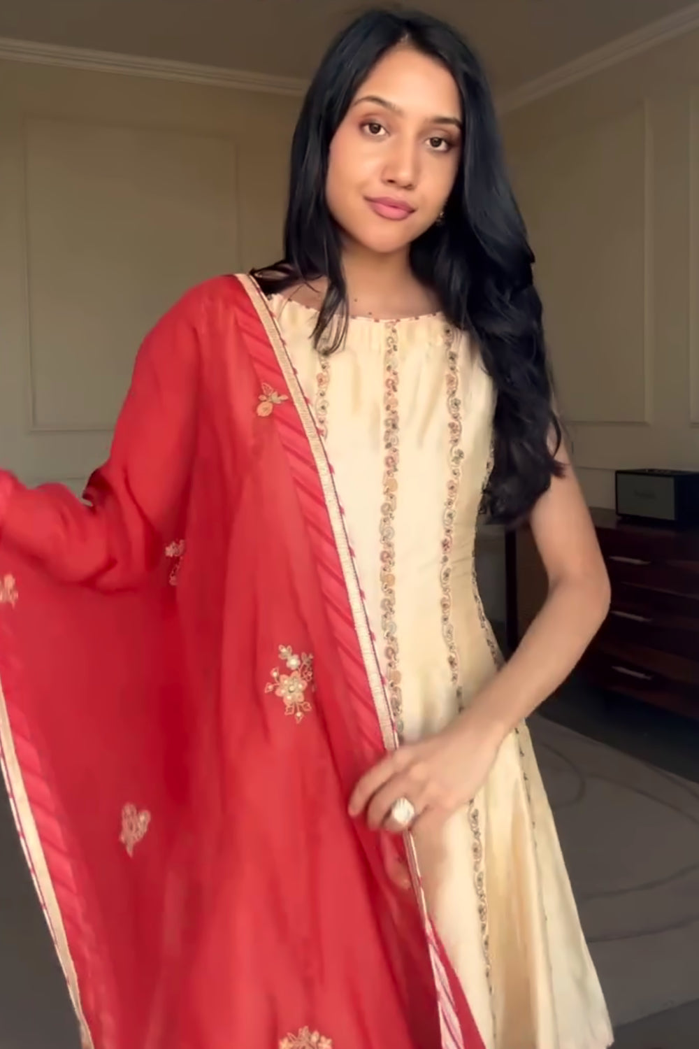 Anushka Sethi In Dhyuti Tussar Kurta Set