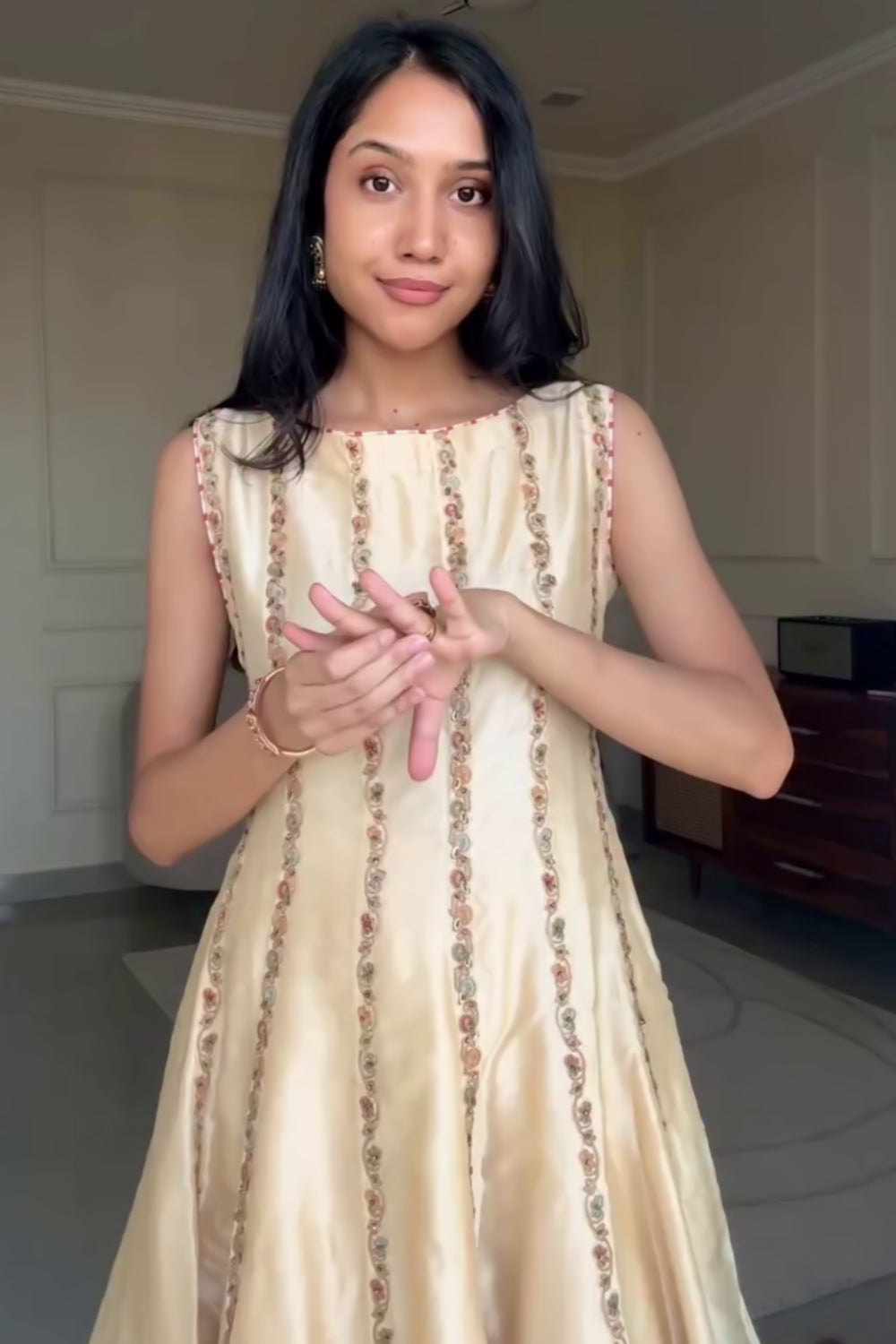 Anushka Sethi In Dhyuti Tussar Kurta Set