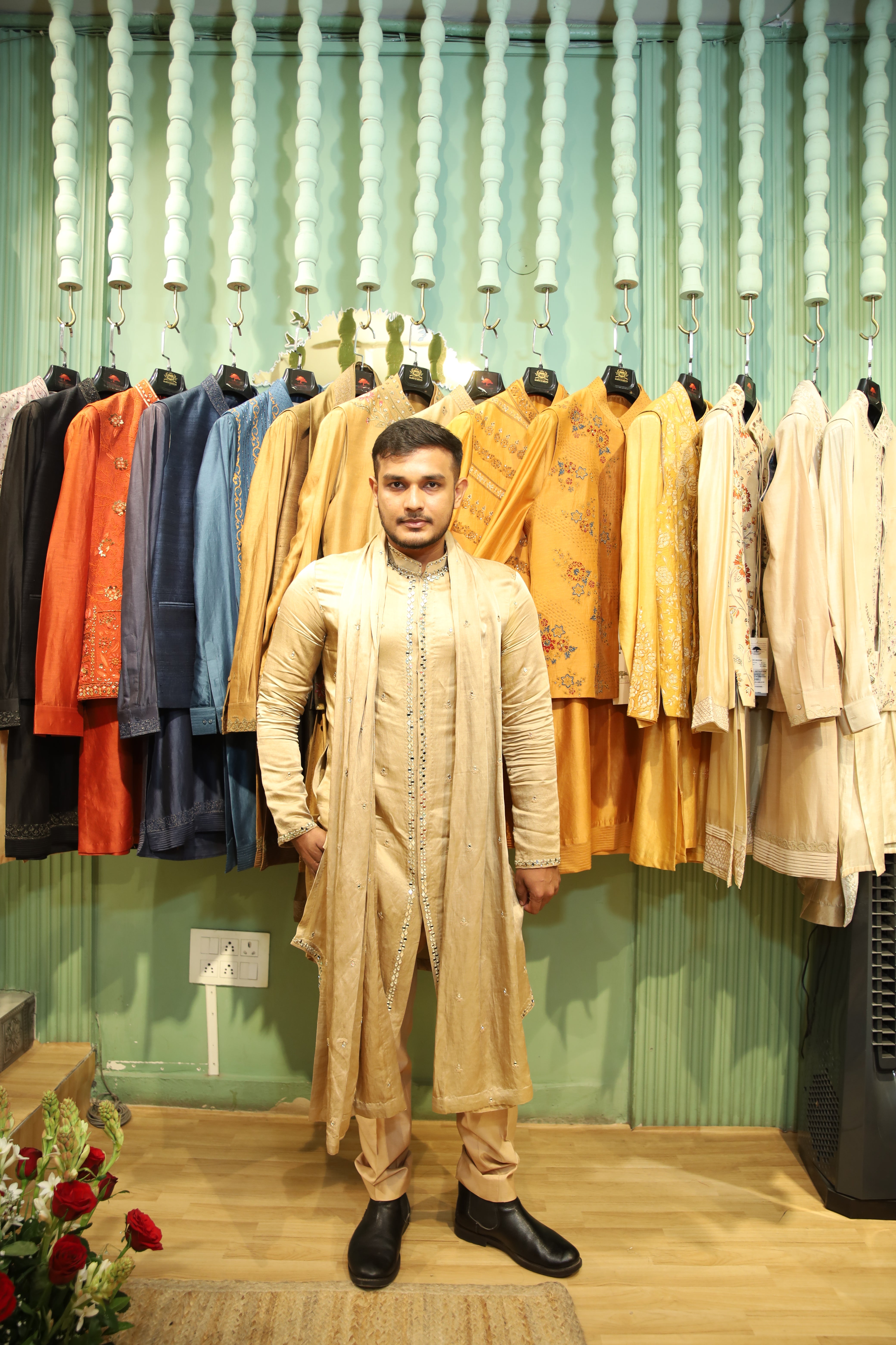 Devan Pandey In Vivaan Kurta Pant Stole Set
