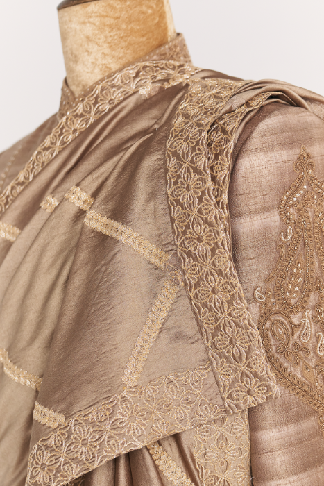 Kundan Grey Achkan Set