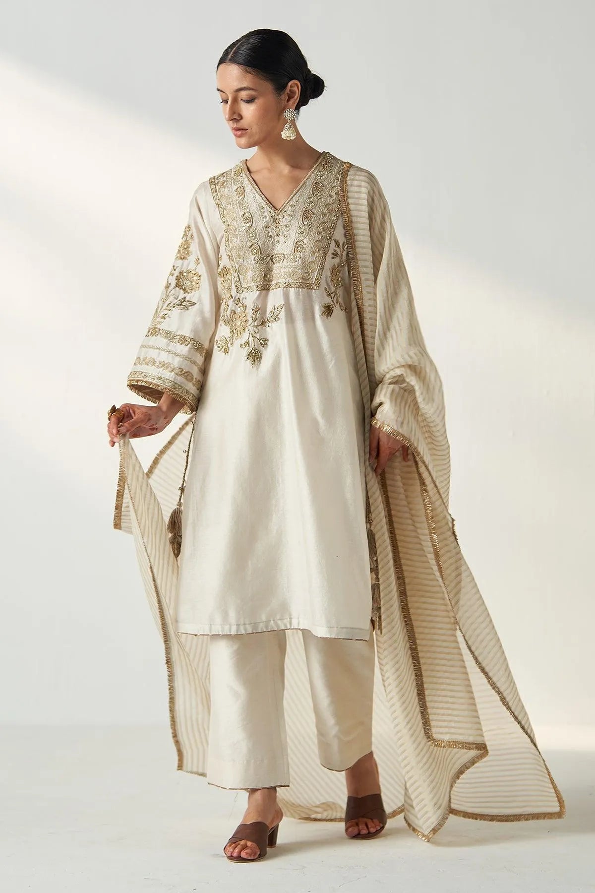 aakriti-and-anushka-in-roop-ivory-kurta-pant-set-studio-bagechaa-2 - Studio Bagechaa