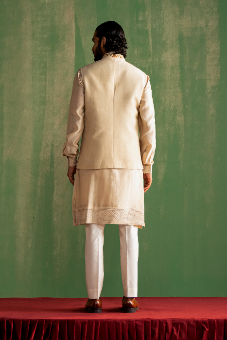 VEDANT IVORY BUNDI SET